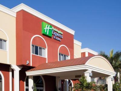 Holiday Express & West By Ihg Hotel 2*